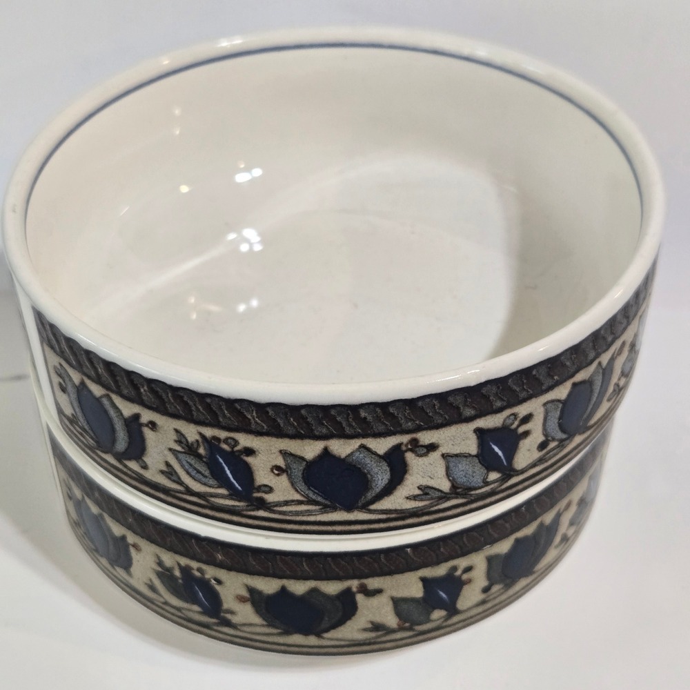 Set of 2 Mikasa Intaglio Arabella CAC01 5"Cereal Soup Bowls Blue Tulips CombShip